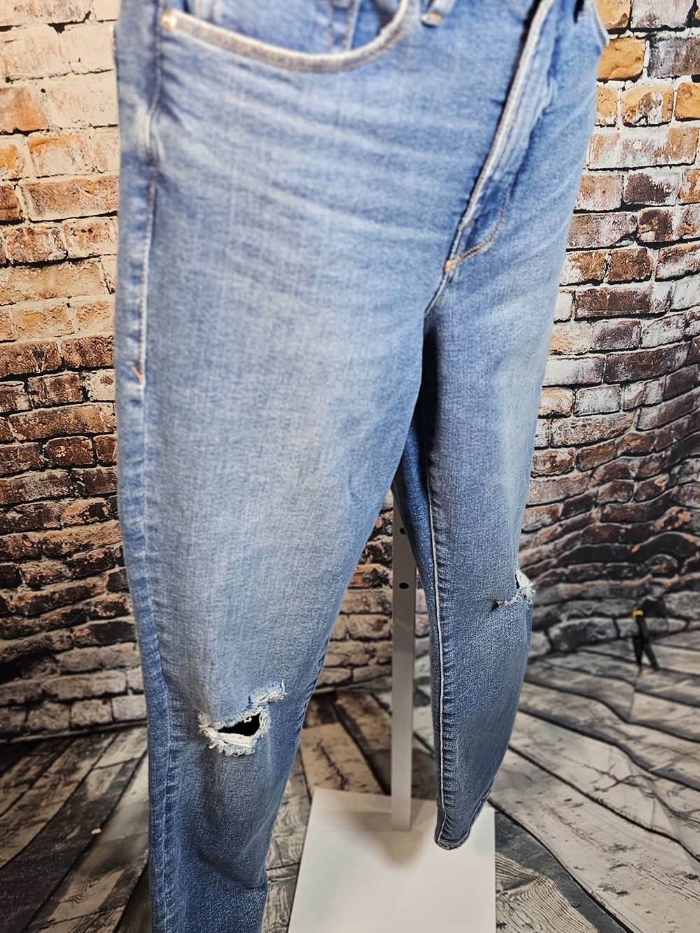 Good American Good Boy Cut Jeans Size 6/28 Distressed High Rise Denim - Picture 3 of 5